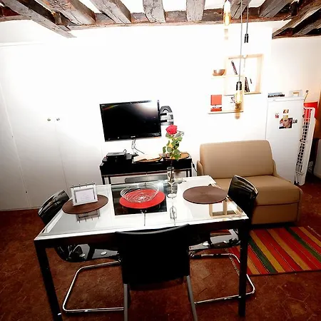 Saint Paul Marais Apartment Paris