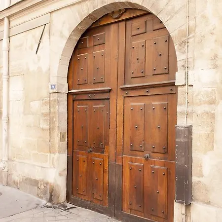 Saint Paul Marais Apartment *